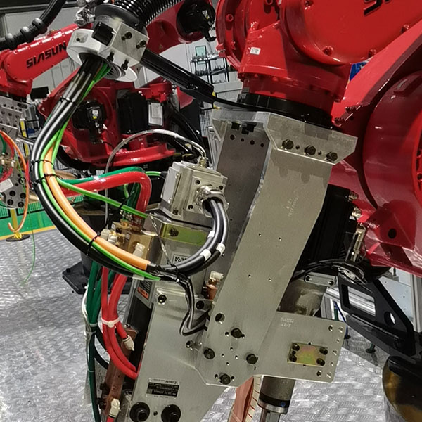FANUC R2000iC-210F 伺服点焊机器人管线包